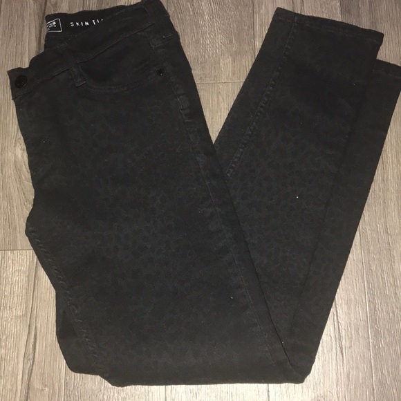 FC, black jeans with black leopard print. Size 8. - Picture 9 of 9